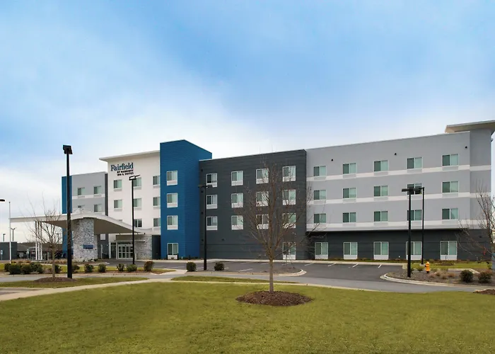 Fairfield Inn & Suites By Marriott Charlotte University Research Park
